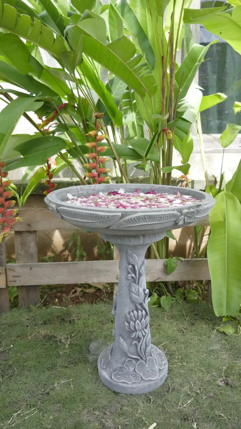 Artikelbild 3 des Artikels “Kediri - Schale mit Blumenmotiv, Frangipani,  Ø 50 cm | Steinguss “